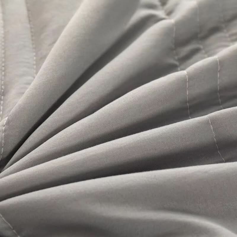 Lightweight Quilted Cooling Blanket