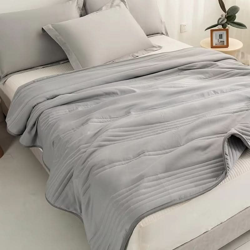 Lightweight Quilted Cooling Blanket