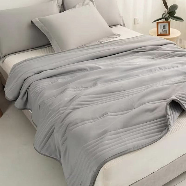 Lightweight Quilted Summer Blanket for Warm-Weather Sleep